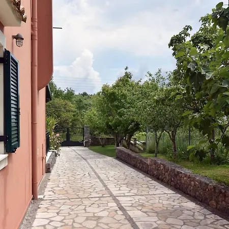 Melian - 8' From Kontogialos *